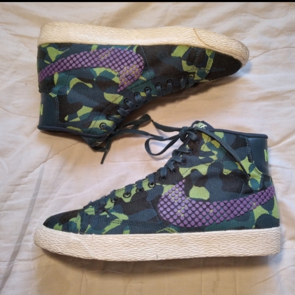 Nike Shoes - RARE* Nike Blazer Mid Camo Green with Purple Swoosh Sz 8